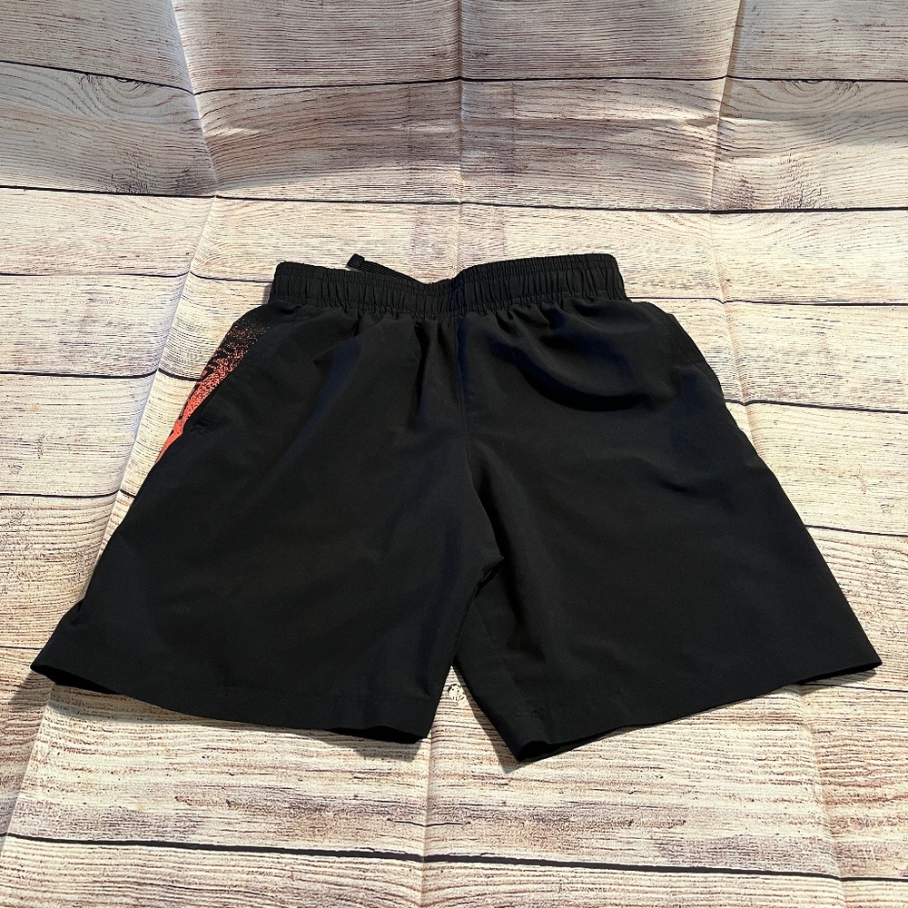 Boys under armor shorts size medium